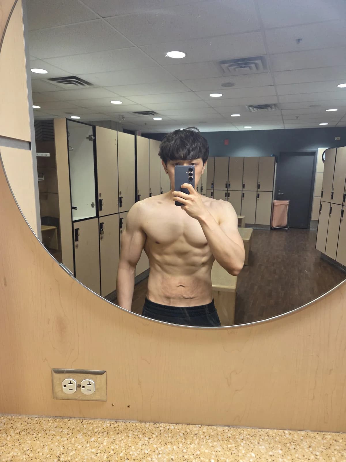 Founder gym physique proof photo after major fat loss